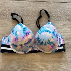 PINK VICTORIA SECRET WEAR EVERYWHERE PUSH UP BRA SIZE 32C